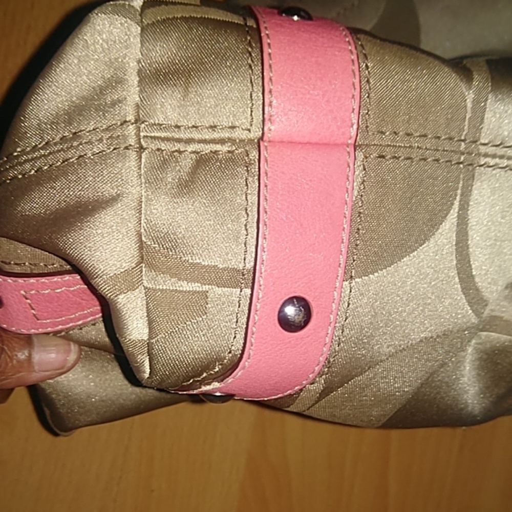 Coach - Picture 4 of 5